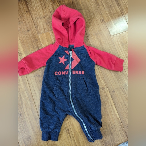 2pc Baby one piece Converse and Nike zip up outfits. - Picture 2 of 5